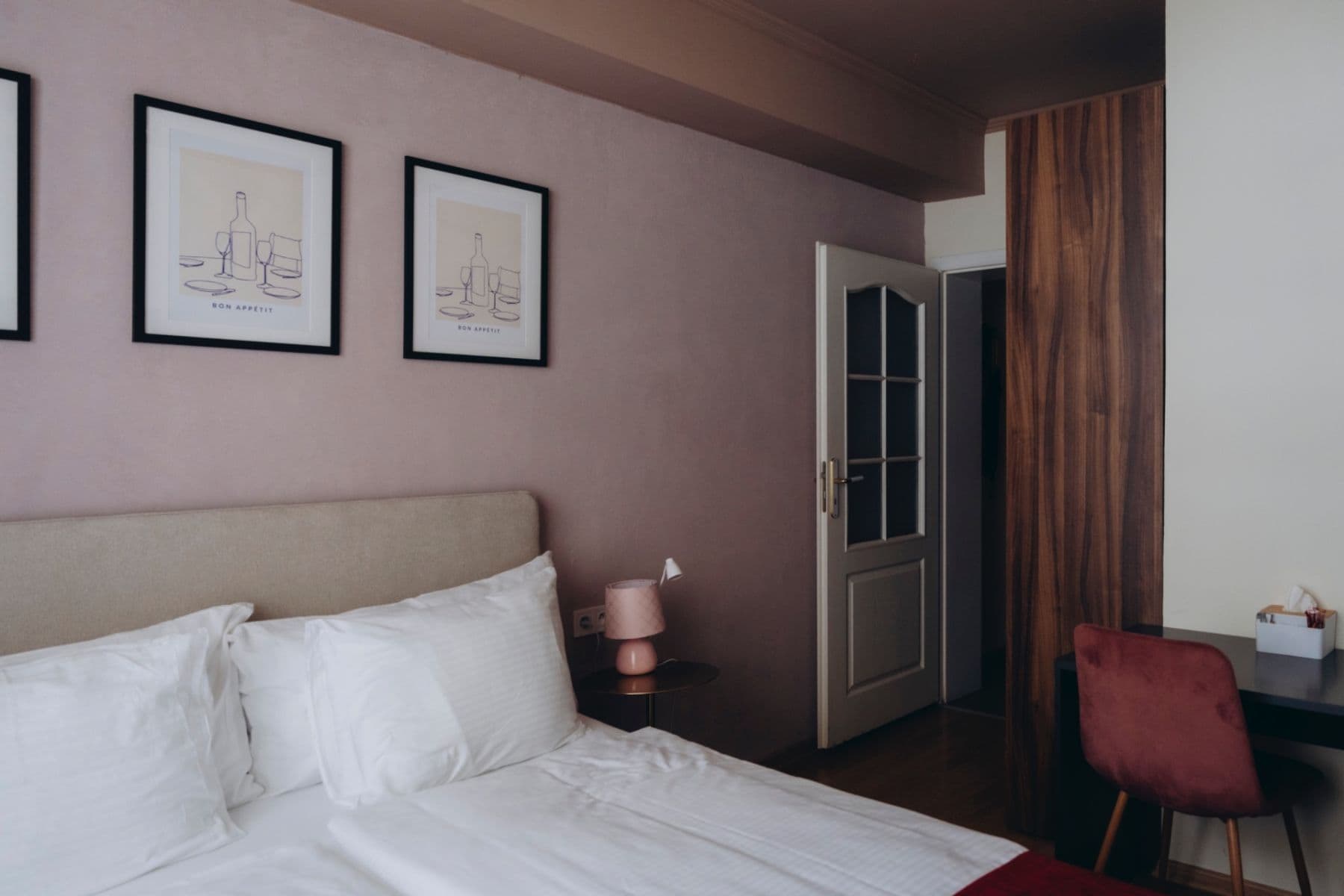 Pronájem bytu 1+kk 16 m², Bulharská, Karlovy Vary, Karlovarský kraj Pronájem bytu 1+kk 16 m², Bulharská, Karlovy Vary, Karlovarský kraj