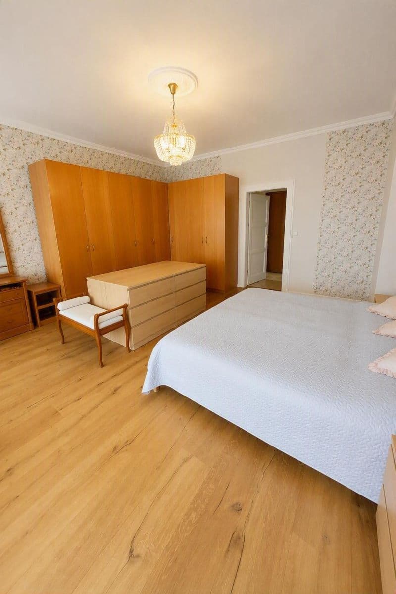 Prodej bytu 4+1 131 m², Strojnická, Praha, Praha Prodej bytu 4+1 131 m², Strojnická, Praha, Praha
