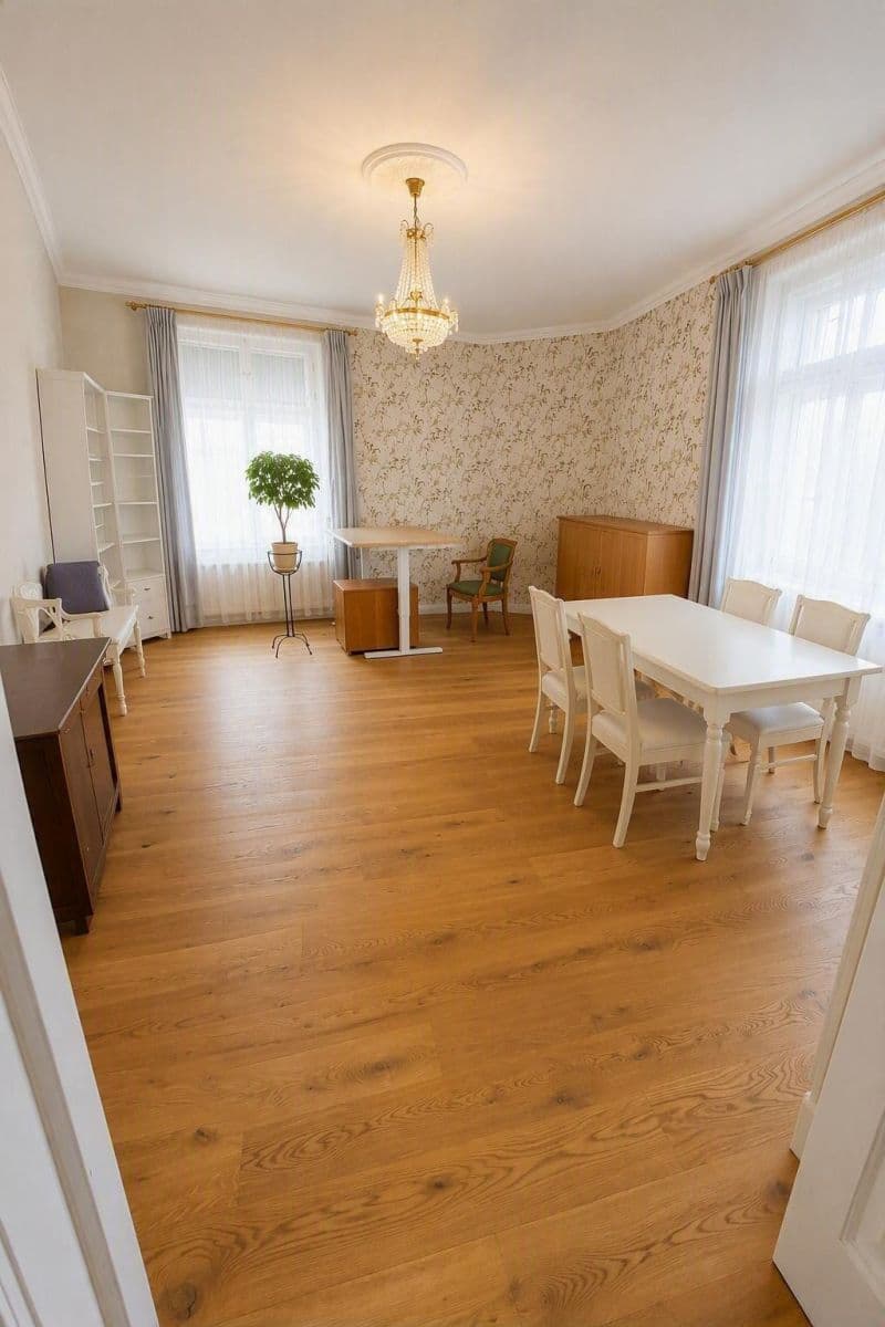Prodej bytu 4+1 131 m², Strojnická, Praha, Praha Prodej bytu 4+1 131 m², Strojnická, Praha, Praha