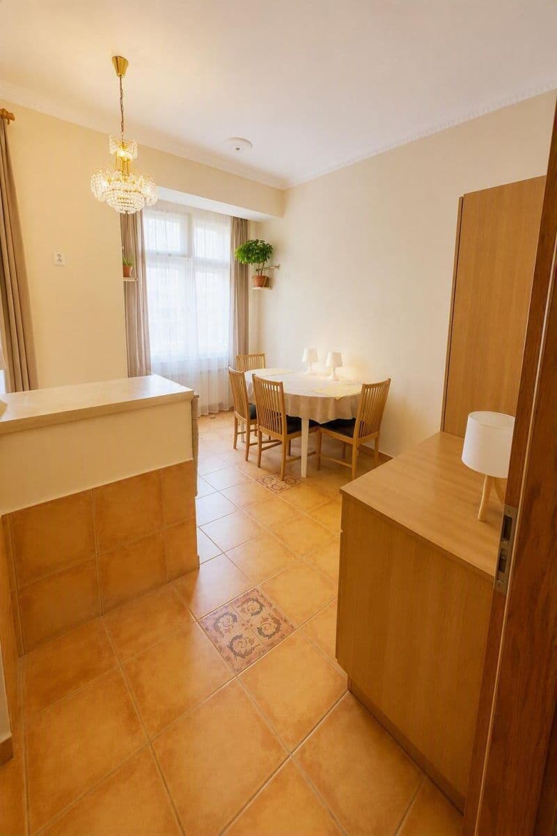 Prodej bytu 4+1 131 m², Strojnická, Praha, Praha Prodej bytu 4+1 131 m², Strojnická, Praha, Praha