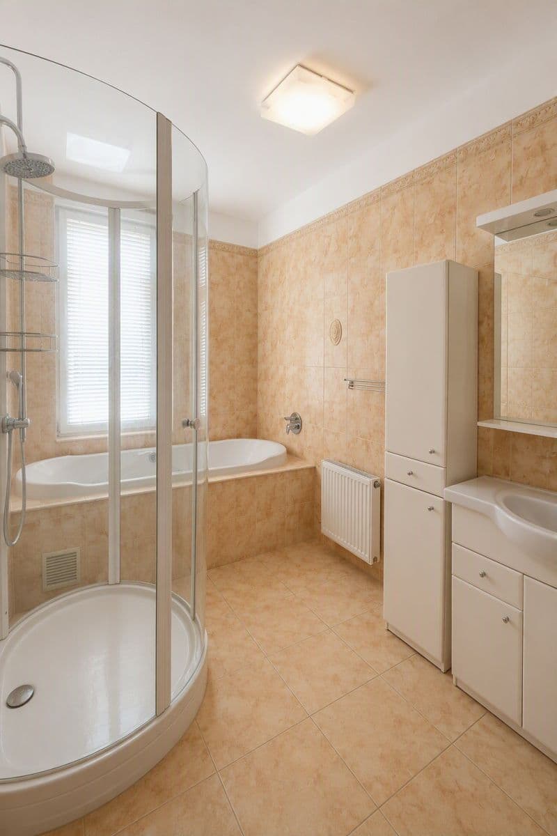 Prodej bytu 4+1 131 m², Strojnická, Praha, Praha Prodej bytu 4+1 131 m², Strojnická, Praha, Praha