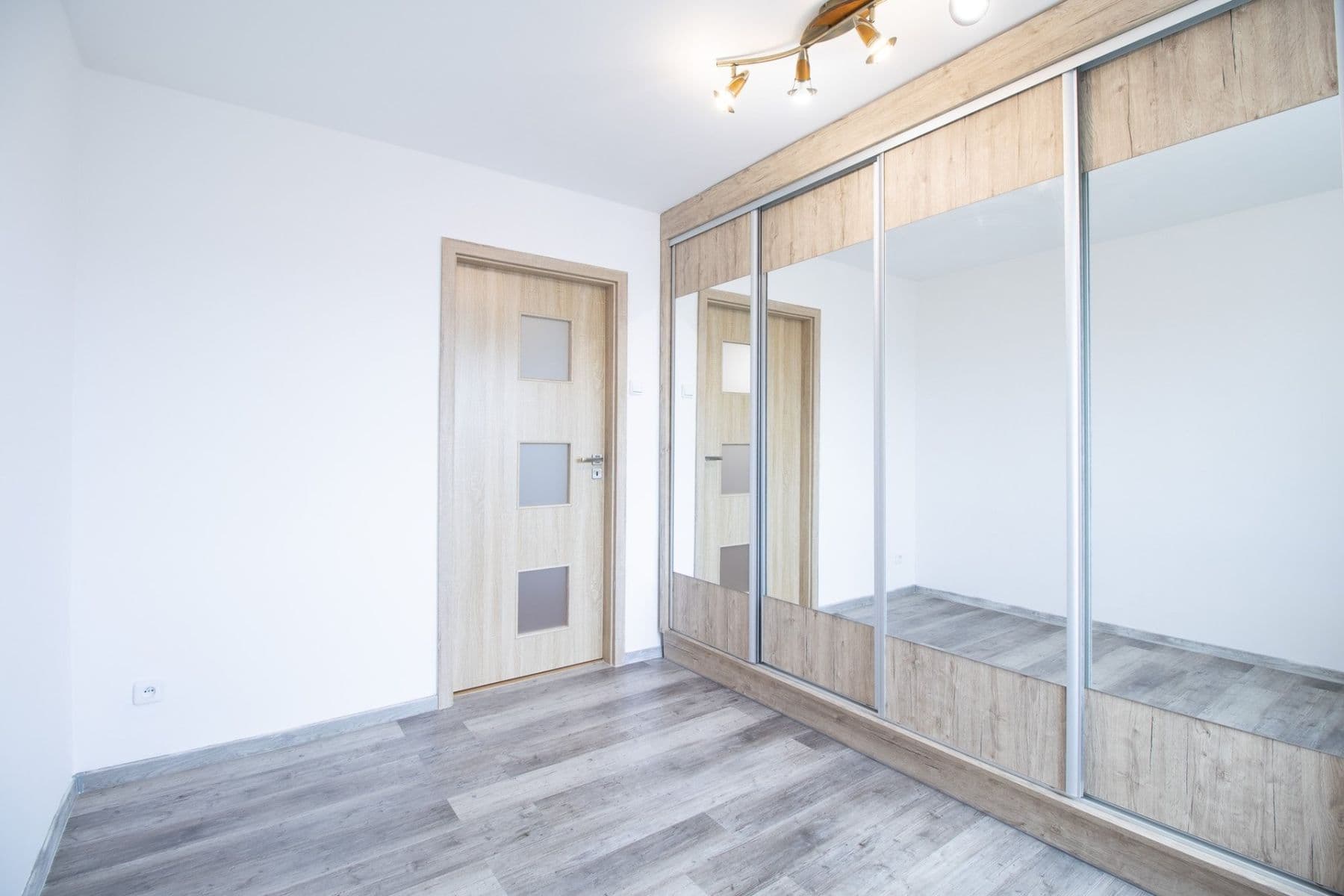 Pronájem bytu 3+1 65 m², Zalužanská, Mladá Boleslav, Středočeský kraj Pronájem bytu 3+1 65 m², Zalužanská, Mladá Boleslav, Středočeský kraj