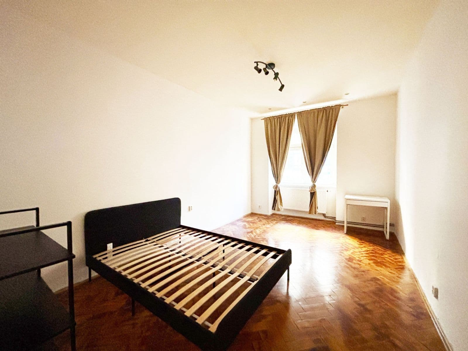 Pronájem bytu 1+1 48 m², Chrudimská, Praha, Praha Pronájem bytu 1+1 48 m², Chrudimská, Praha, Praha