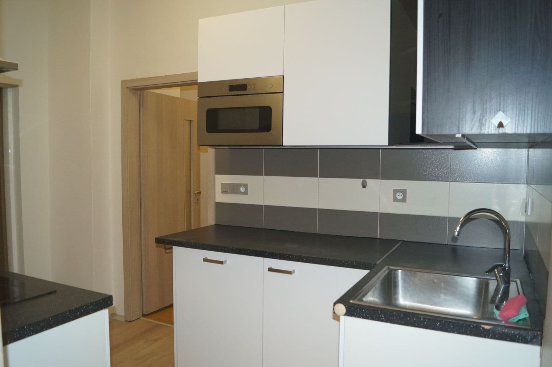 Pronájem bytu 2+1 52 m², Heřmanova, Praha, Praha Pronájem bytu 2+1 52 m², Heřmanova, Praha, Praha