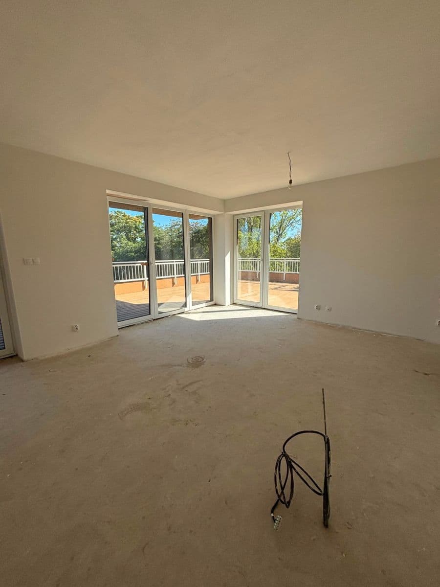Prodej bytu 3+1 85 m², Detvianska, Nové Zámky, Nitriansky kraj Prodej bytu 3+1 85 m², Detvianska, Nové Zámky, Nitriansky kraj