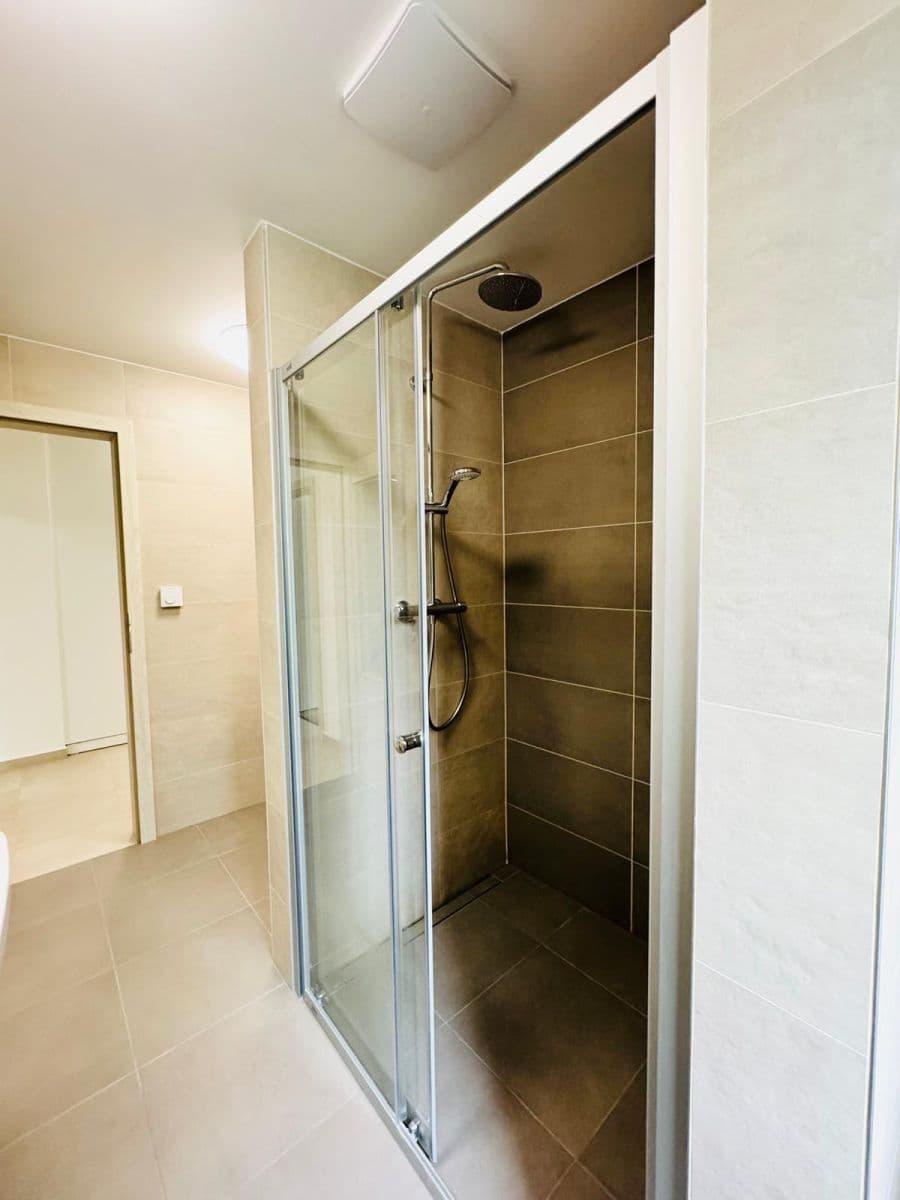 Pronájem bytu 2+kk 55 m², Lorencova, Zlín, Zlínský kraj Pronájem bytu 2+kk 55 m², Lorencova, Zlín, Zlínský kraj