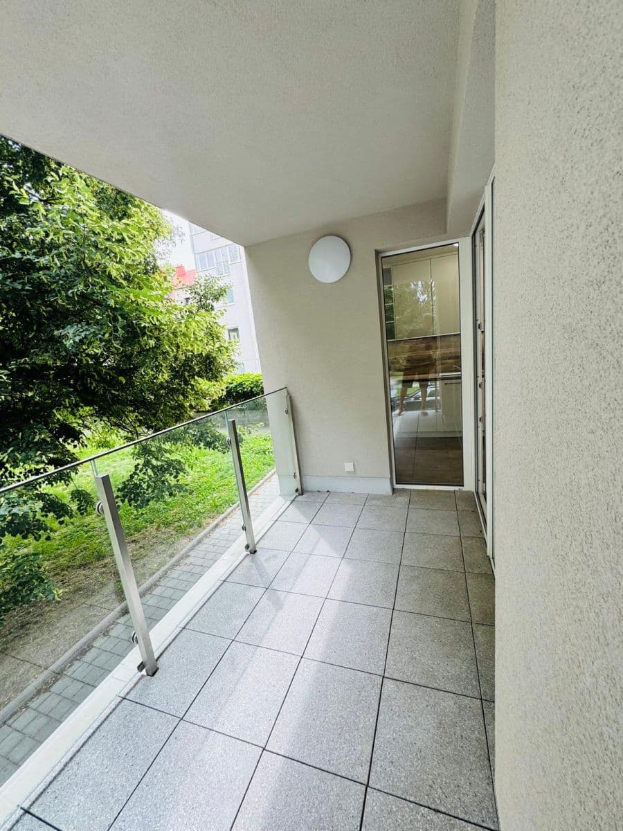 Pronájem bytu 2+kk 55 m², Lorencova, Zlín, Zlínský kraj Pronájem bytu 2+kk 55 m², Lorencova, Zlín, Zlínský kraj
