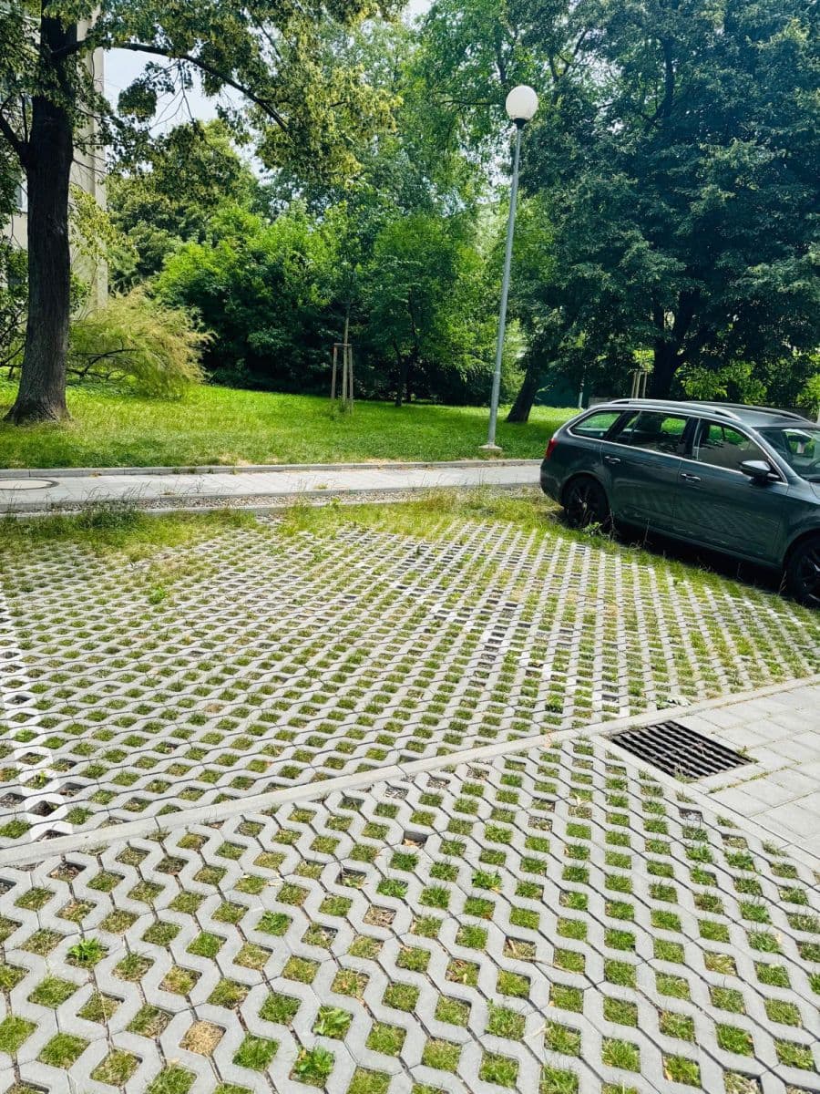Pronájem bytu 2+kk 55 m², Lorencova, Zlín, Zlínský kraj Pronájem bytu 2+kk 55 m², Lorencova, Zlín, Zlínský kraj