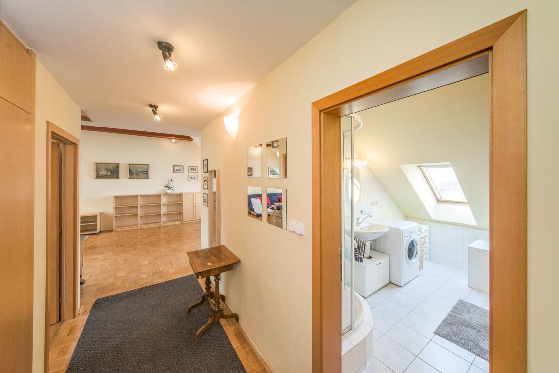 Pronájem bytu 2+1 110 m², Bratislava - mestská časť Staré Mesto, Bratislavský kraj Pronájem bytu 2+1 110 m², Bratislava - mestská časť Staré Mesto, Bratislavský kraj