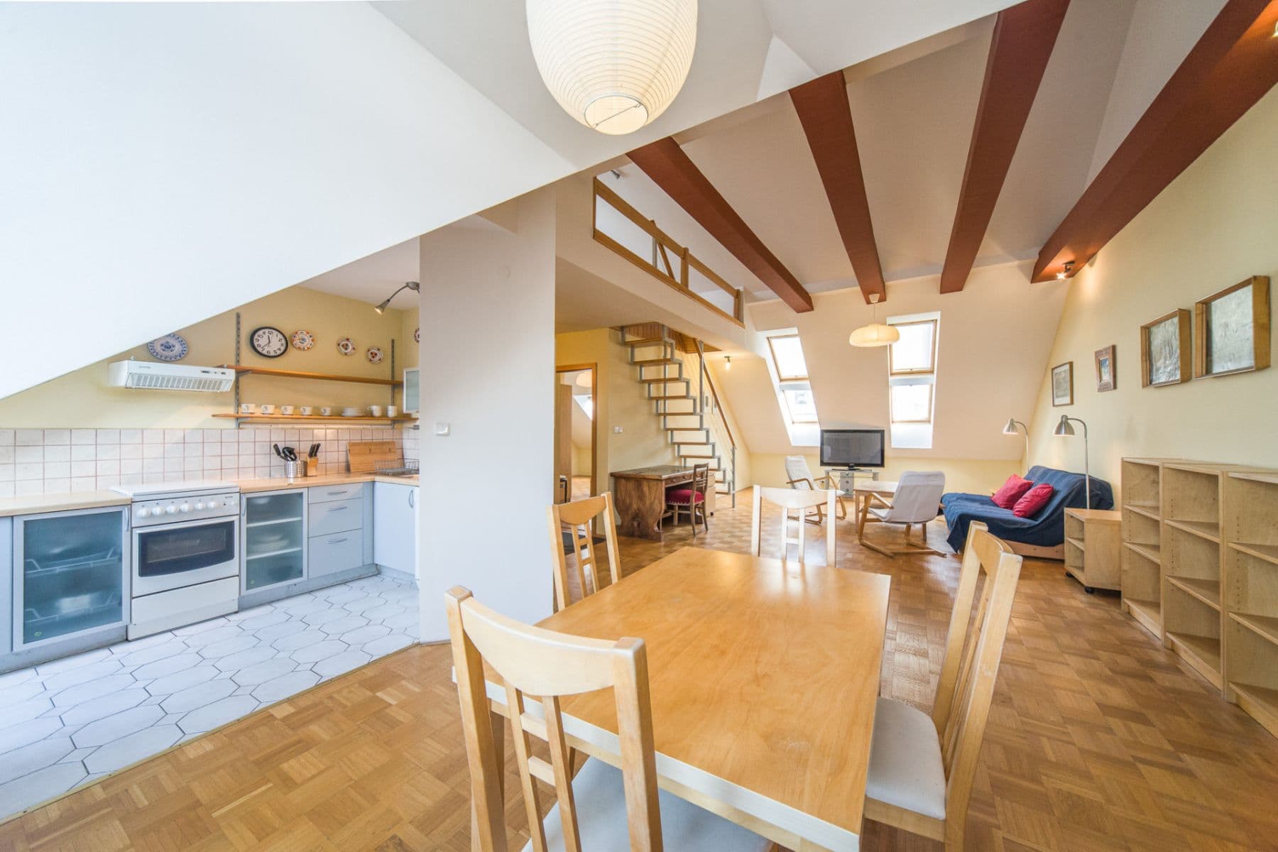 Pronájem bytu 2+1 110 m², Bratislava - mestská časť Staré Mesto, Bratislavský kraj Pronájem bytu 2+1 110 m², Bratislava - mestská časť Staré Mesto, Bratislavský kraj