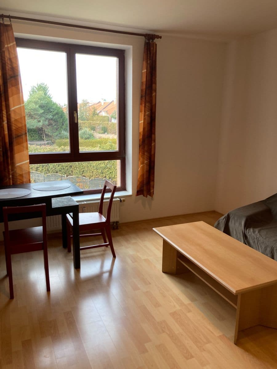 Pronájem bytu 1+kk 31 m², Zimní, Hostivice, Středočeský kraj Pronájem bytu 1+kk 31 m², Zimní, Hostivice, Středočeský kraj