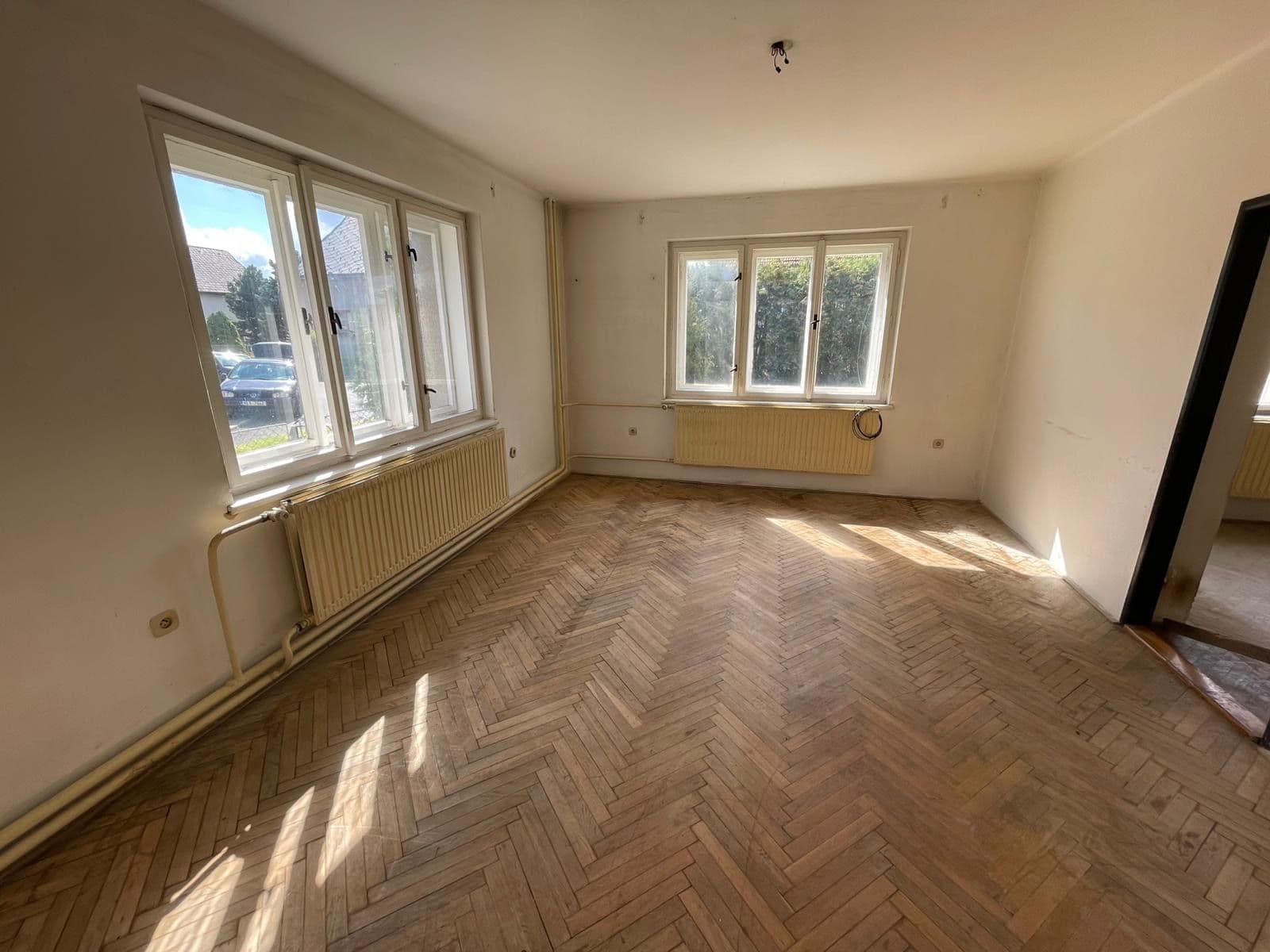 Prodej domu 180 m², pozemek 760 m², Zahradní, Sezemice, Pardubický kraj Prodej domu 180 m², pozemek 760 m², Zahradní, Sezemice, Pardubický kraj