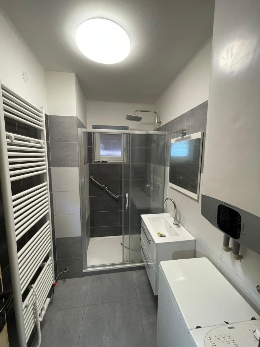 Prodej domu 180 m², pozemek 760 m², Zahradní, Sezemice, Pardubický kraj Prodej domu 180 m², pozemek 760 m², Zahradní, Sezemice, Pardubický kraj