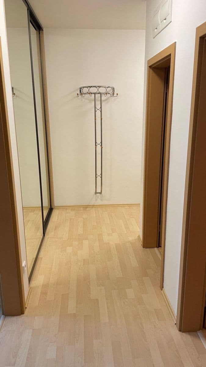 Pronájem bytu 2+kk 60 m², Labská louka, Hradec Králové, Královéhradecký kraj Pronájem bytu 2+kk 60 m², Labská louka, Hradec Králové, Královéhradecký kraj