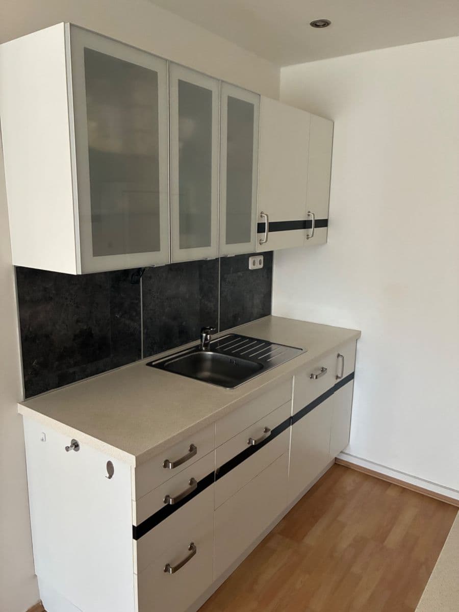 Pronájem bytu 2+kk 44 m², Květnového vítězství, Praha, Praha Pronájem bytu 2+kk 44 m², Květnového vítězství, Praha, Praha