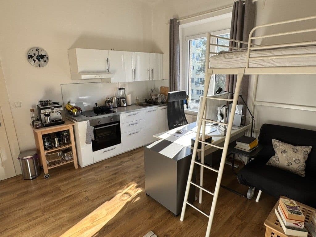 Pronájem bytu 1+kk 30 m², Michaila Jurjeviče Lermontova, Praha, Praha Pronájem bytu 1+kk 30 m², Michaila Jurjeviče Lermontova, Praha, Praha