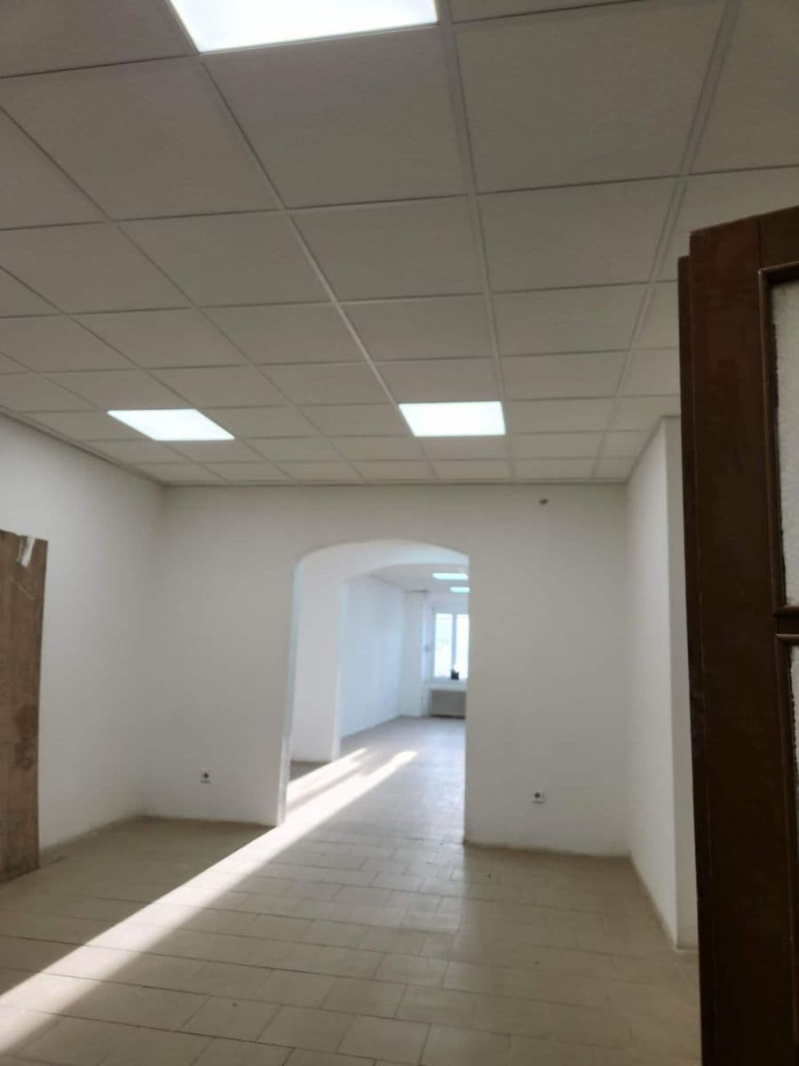 Pronájem nebytového prostoru 241 m², Masarykovo nám., Přeštice, Plzeňský kraj Pronájem nebytového prostoru 241 m², Masarykovo nám., Přeštice, Plzeňský kraj