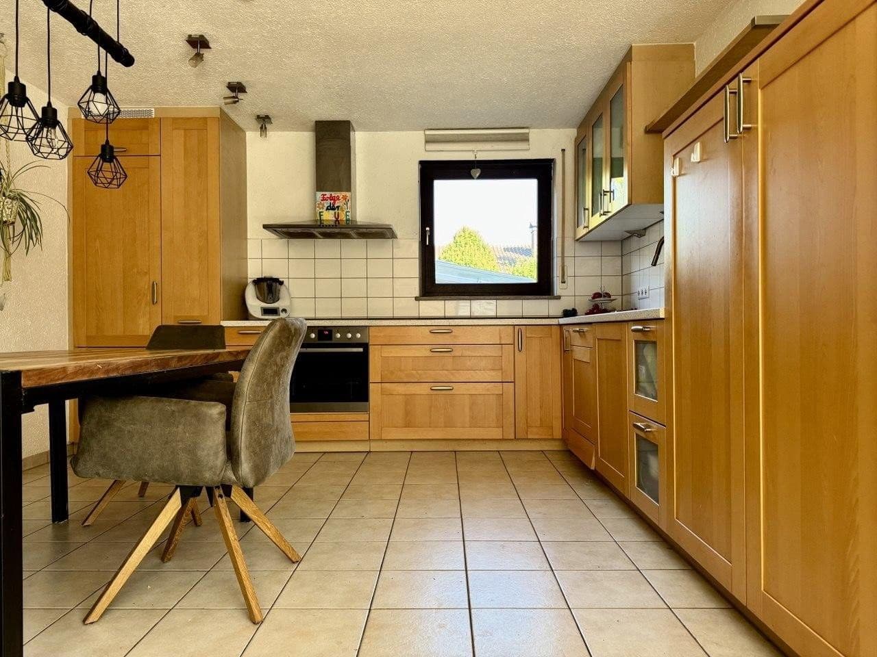 Prodej domu 135 m², pozemek 207 m², Sachsenheim, Bádensko-Württembersko Prodej domu 135 m², pozemek 207 m², Sachsenheim, Bádensko-Württembersko