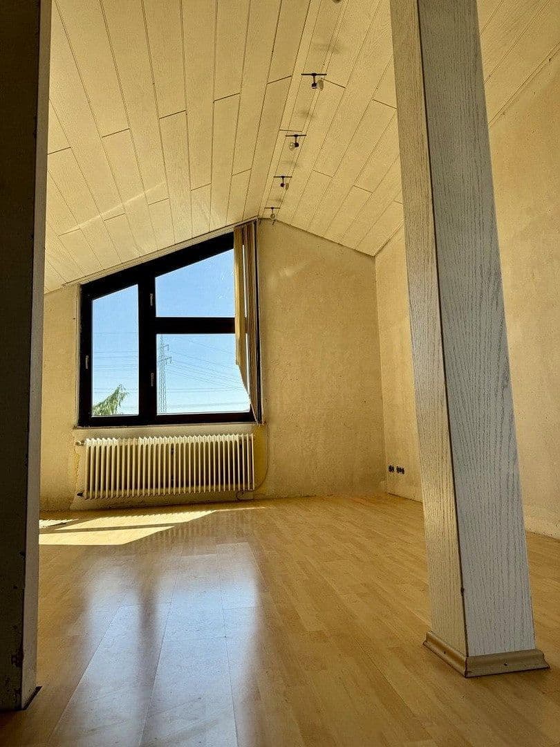 Prodej domu 135 m², pozemek 207 m², Sachsenheim, Bádensko-Württembersko Prodej domu 135 m², pozemek 207 m², Sachsenheim, Bádensko-Württembersko