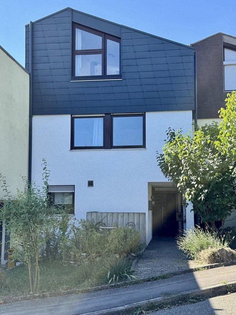 Prodej domu 135 m², pozemek 207 m², Sachsenheim, Bádensko-Württembersko Prodej domu 135 m², pozemek 207 m², Sachsenheim, Bádensko-Württembersko