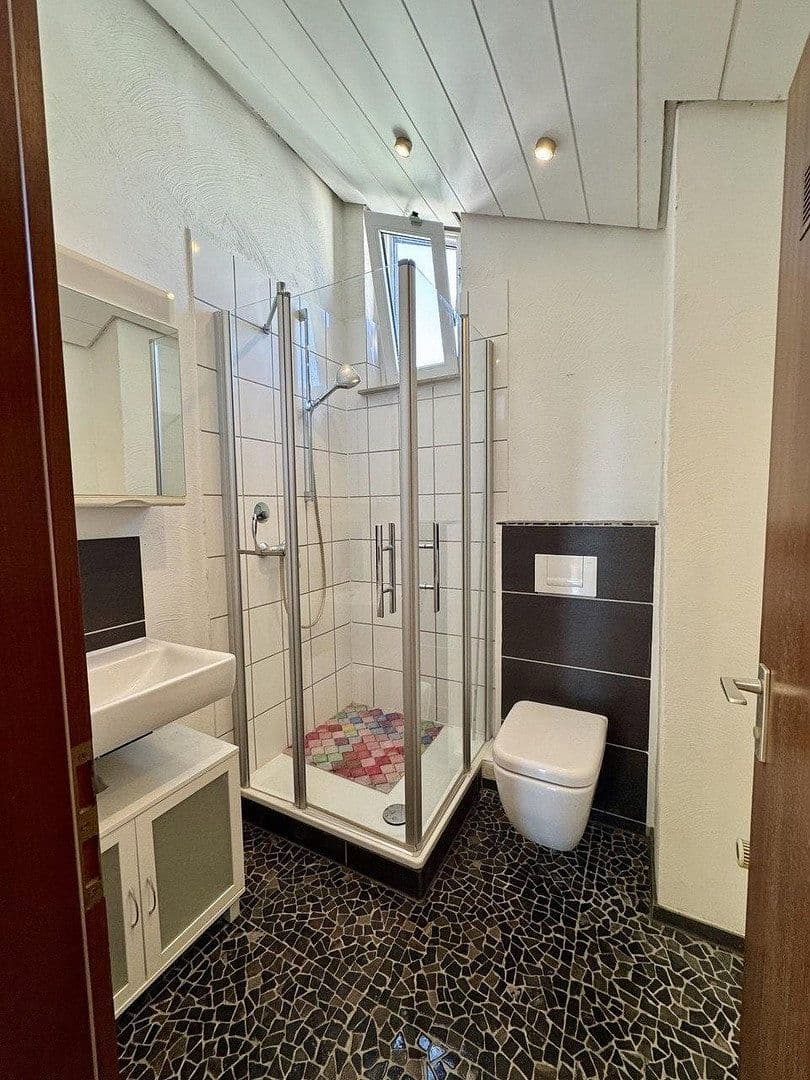 Prodej domu 135 m², pozemek 207 m², Sachsenheim, Bádensko-Württembersko Prodej domu 135 m², pozemek 207 m², Sachsenheim, Bádensko-Württembersko