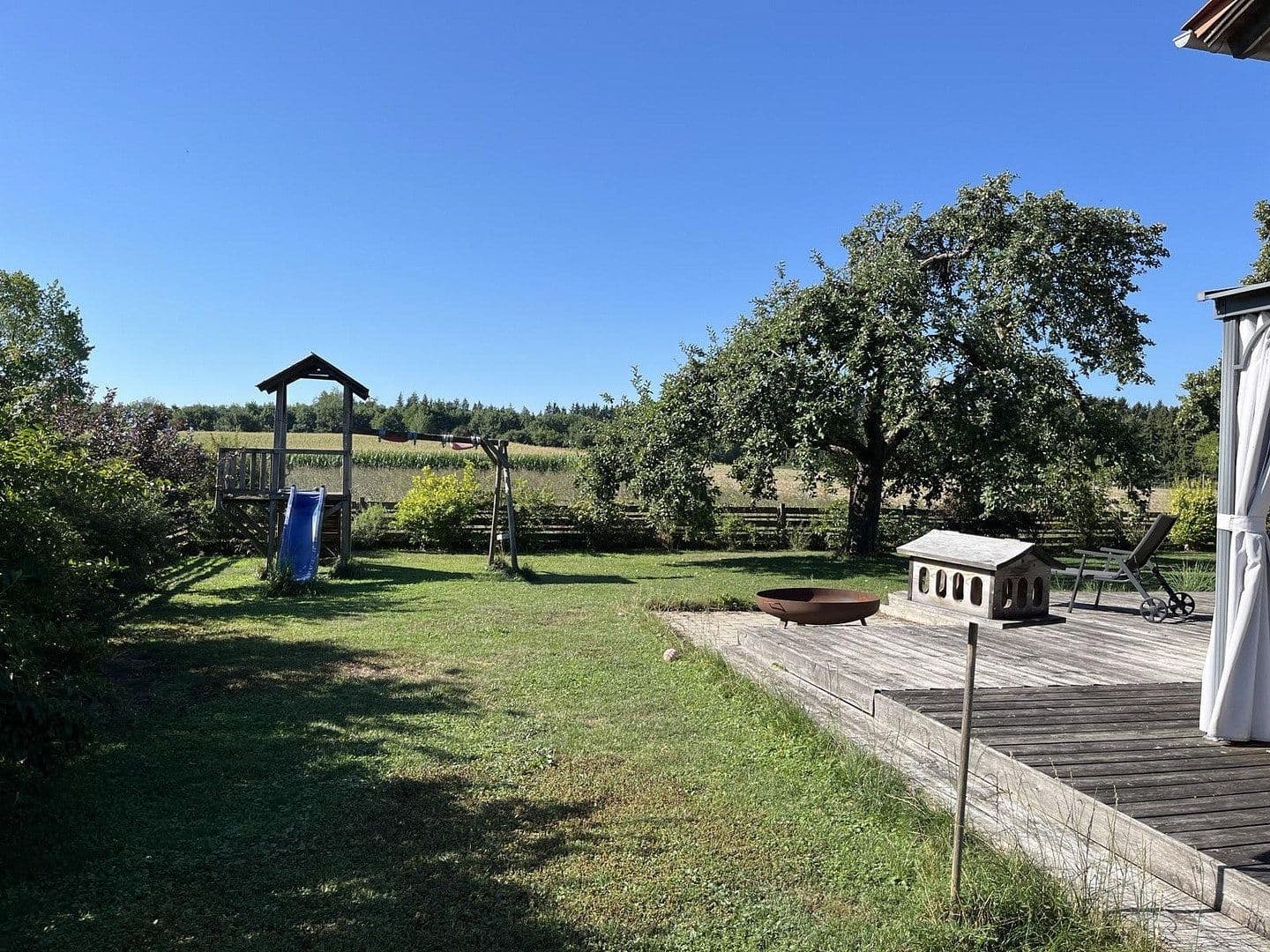 Prodej domu 190 m², pozemek 1.064 m², Traunreut, Bavorsko Prodej domu 190 m², pozemek 1.064 m², Traunreut, Bavorsko