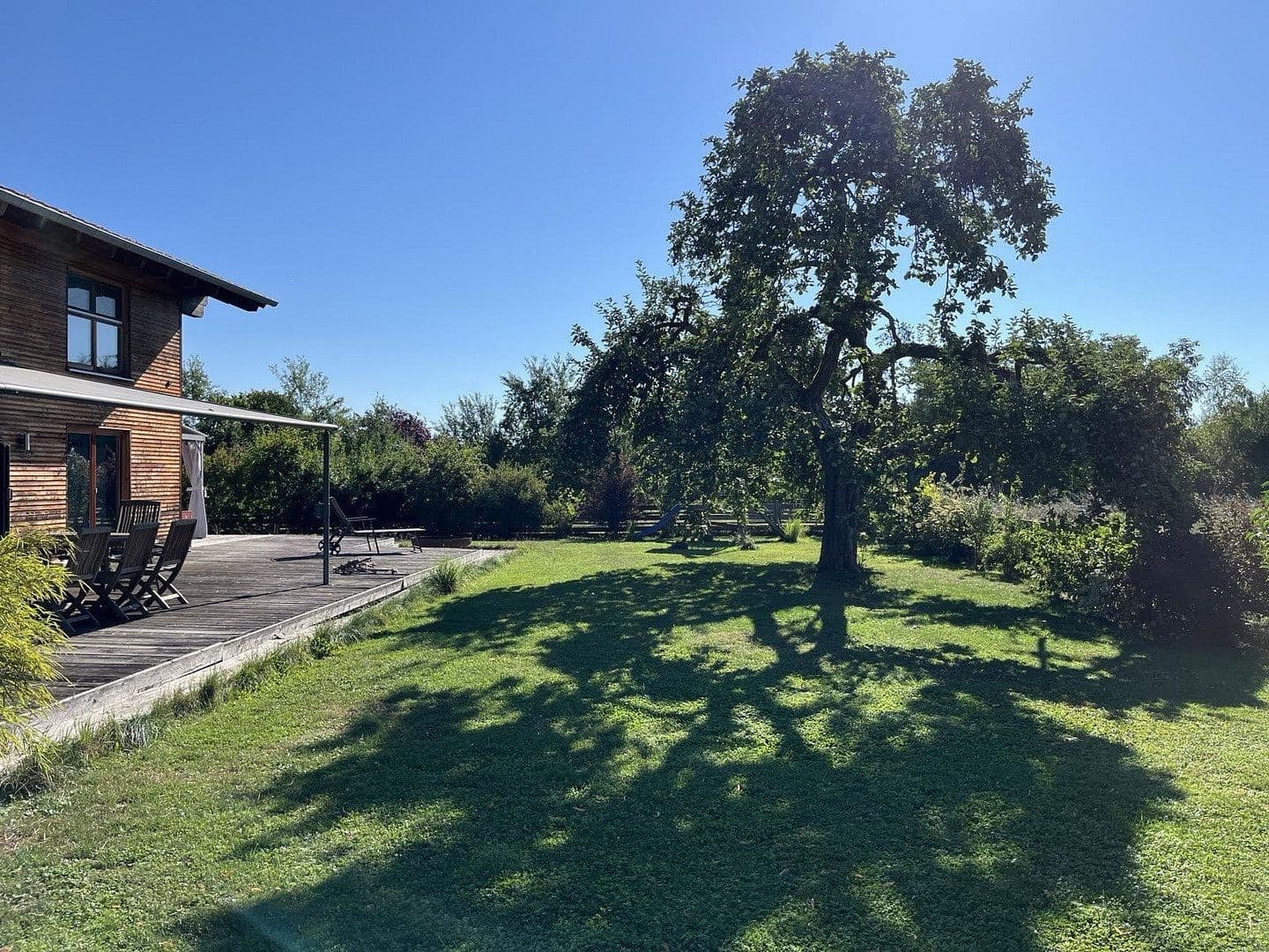 Prodej domu 190 m², pozemek 1.064 m², Traunreut, Bavorsko Prodej domu 190 m², pozemek 1.064 m², Traunreut, Bavorsko
