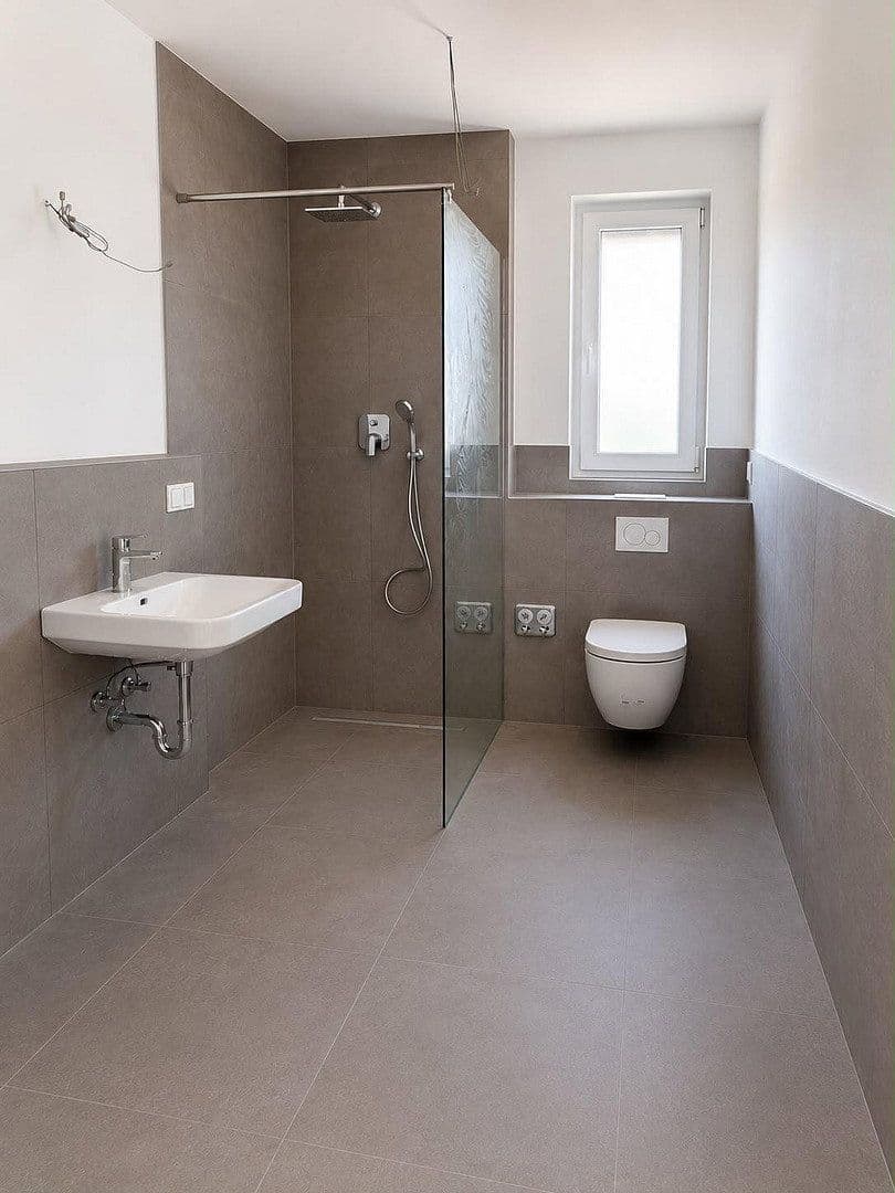 Pronájem bytu 3+1 94 m², Friedrichstraße 8a, Langenselbold, Hessen Pronájem bytu 3+1 94 m², Friedrichstraße 8a, Langenselbold, Hessen