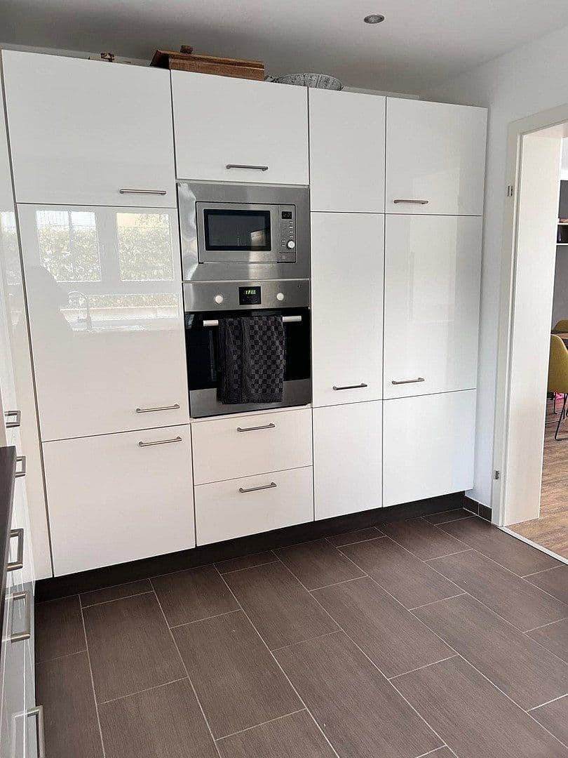 Pronájem bytu 3+1 96 m², Hünstetten, Hessen Pronájem bytu 3+1 96 m², Hünstetten, Hessen