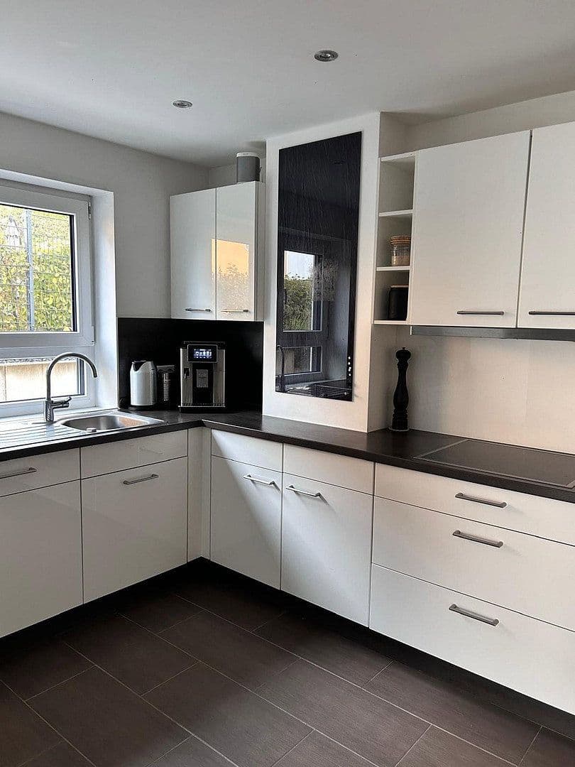 Pronájem bytu 3+1 96 m², Hünstetten, Hessen Pronájem bytu 3+1 96 m², Hünstetten, Hessen