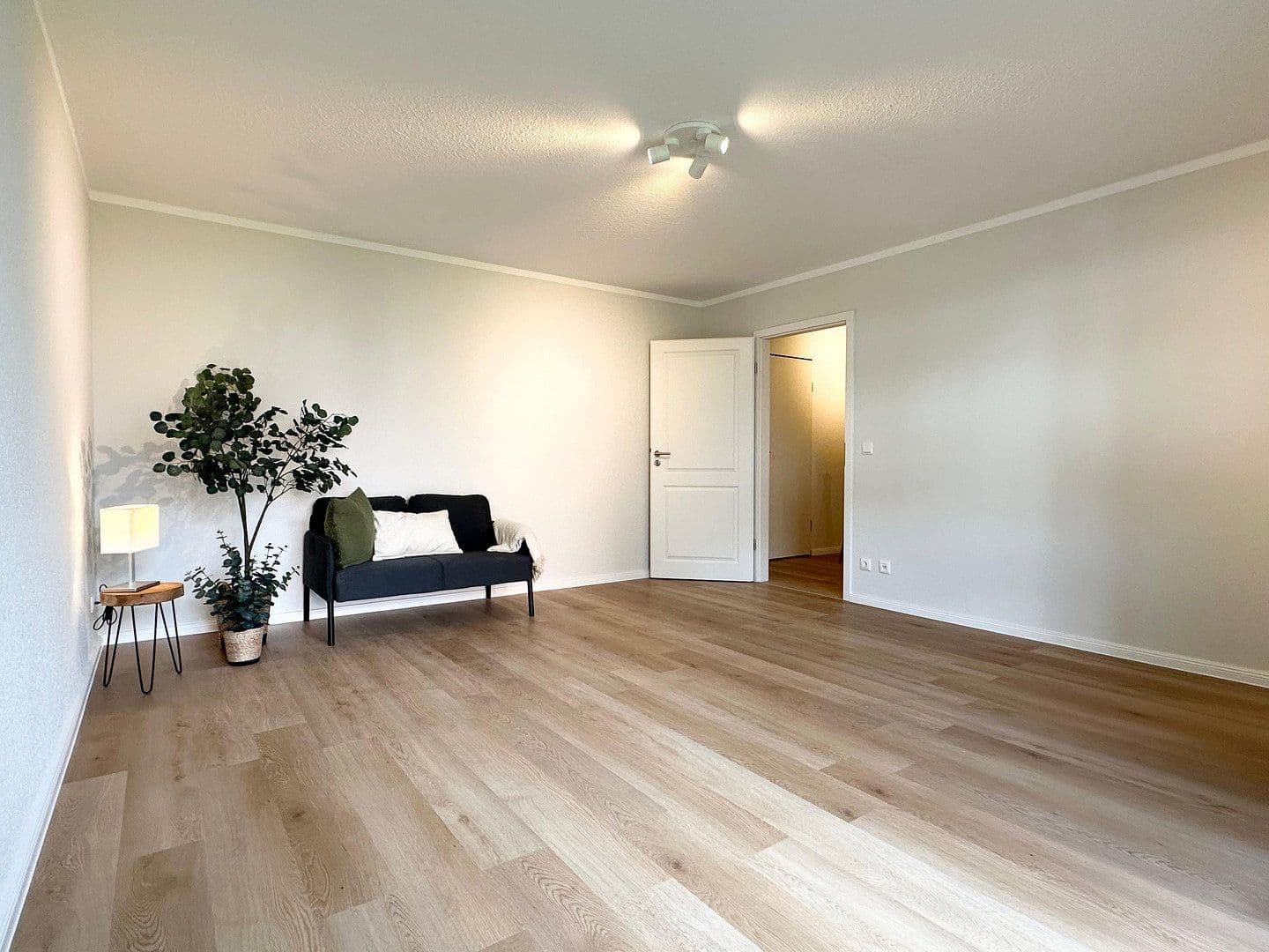 Pronájem bytu 1+1 34 m², Rostock, Mecklenburg-Vorpommern Pronájem bytu 1+1 34 m², Rostock, Mecklenburg-Vorpommern