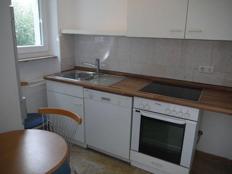 Pronájem bytu 1+1 33 m², Stuttgart, Bádensko-Württembersko Pronájem bytu 1+1 33 m², Stuttgart, Bádensko-Württembersko