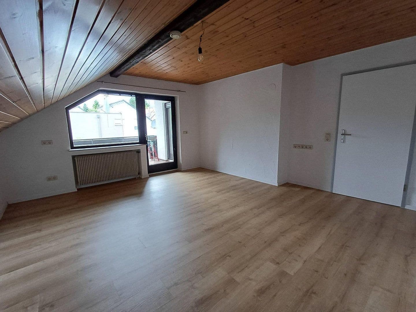 Pronájem bytu 4+1 90 m², Biberach an der Riß, Bádensko-Württembersko Pronájem bytu 4+1 90 m², Biberach an der Riß, Bádensko-Württembersko