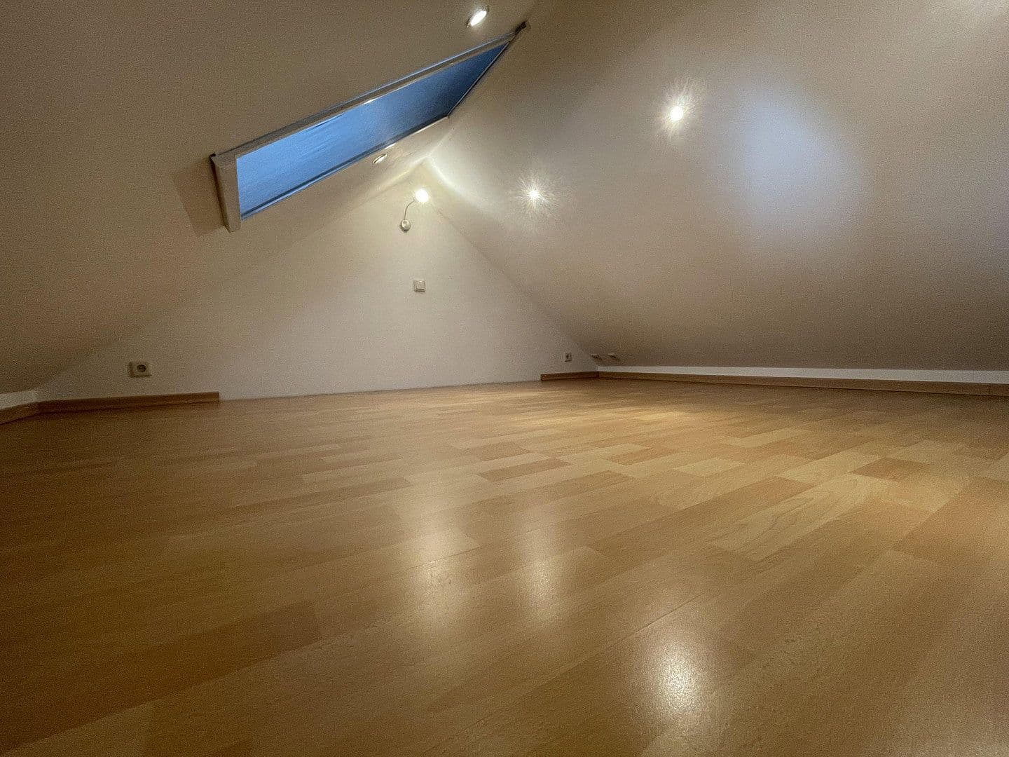 Pronájem bytu 2+1 55 m², Kaiserstr 138, Brühl, Severní Porýní-Vestfálsko Pronájem bytu 2+1 55 m², Kaiserstr 138, Brühl, Severní Porýní-Vestfálsko