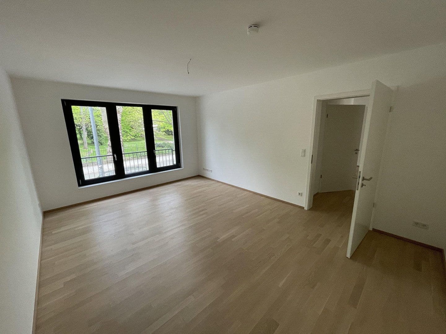 Pronájem bytu 3+1 134 m², Braunschweig, Dolní Sasko Pronájem bytu 3+1 134 m², Braunschweig, Dolní Sasko