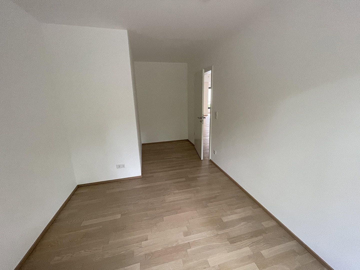 Pronájem bytu 3+1 134 m², Braunschweig, Dolní Sasko Pronájem bytu 3+1 134 m², Braunschweig, Dolní Sasko
