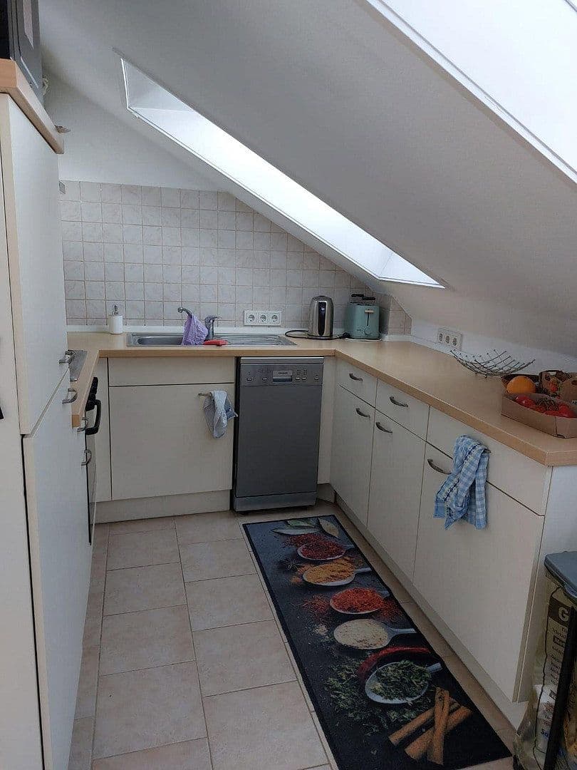 Pronájem bytu 3+1 63 m², Stuttgart-Kaltental, Bádensko-Württembersko Pronájem bytu 3+1 63 m², Stuttgart-Kaltental, Bádensko-Württembersko