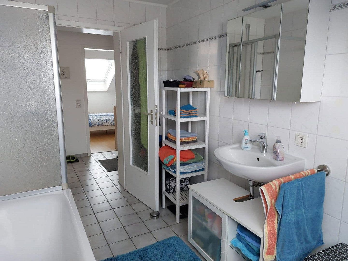 Pronájem bytu 3+1 63 m², Stuttgart-Kaltental, Bádensko-Württembersko Pronájem bytu 3+1 63 m², Stuttgart-Kaltental, Bádensko-Württembersko