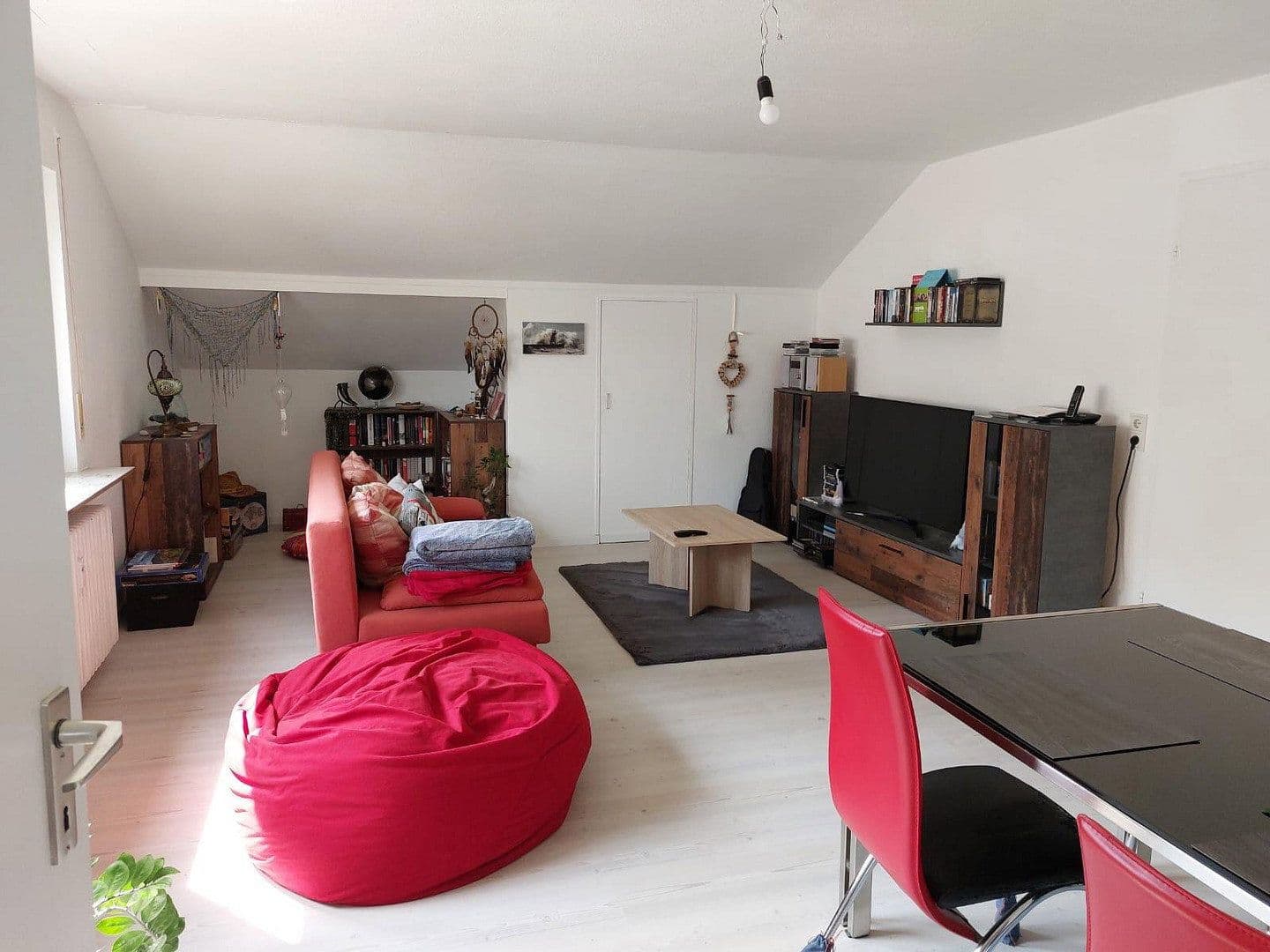 Pronájem bytu 3+1 63 m², Stuttgart-Kaltental, Bádensko-Württembersko Pronájem bytu 3+1 63 m², Stuttgart-Kaltental, Bádensko-Württembersko