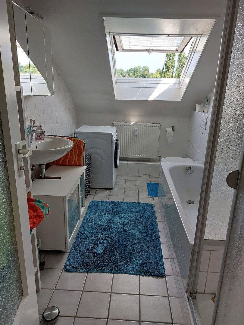 Pronájem bytu 3+1 63 m², Stuttgart-Kaltental, Bádensko-Württembersko Pronájem bytu 3+1 63 m², Stuttgart-Kaltental, Bádensko-Württembersko