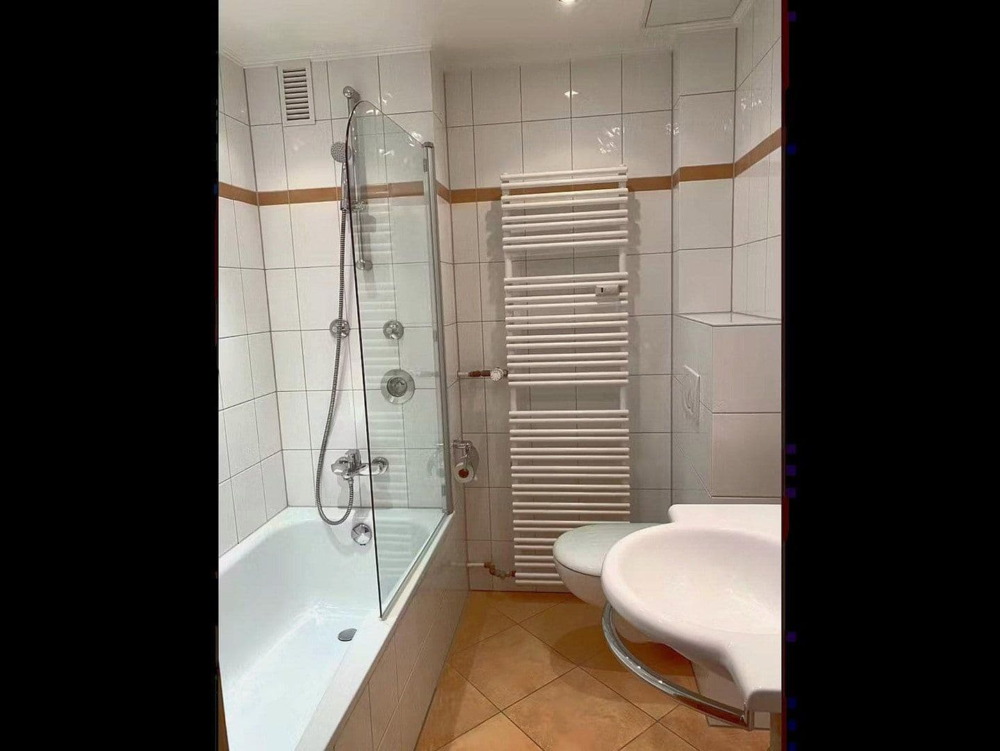 Pronájem bytu 2+1 65 m², Köln, Severní Porýní-Vestfálsko Pronájem bytu 2+1 65 m², Köln, Severní Porýní-Vestfálsko