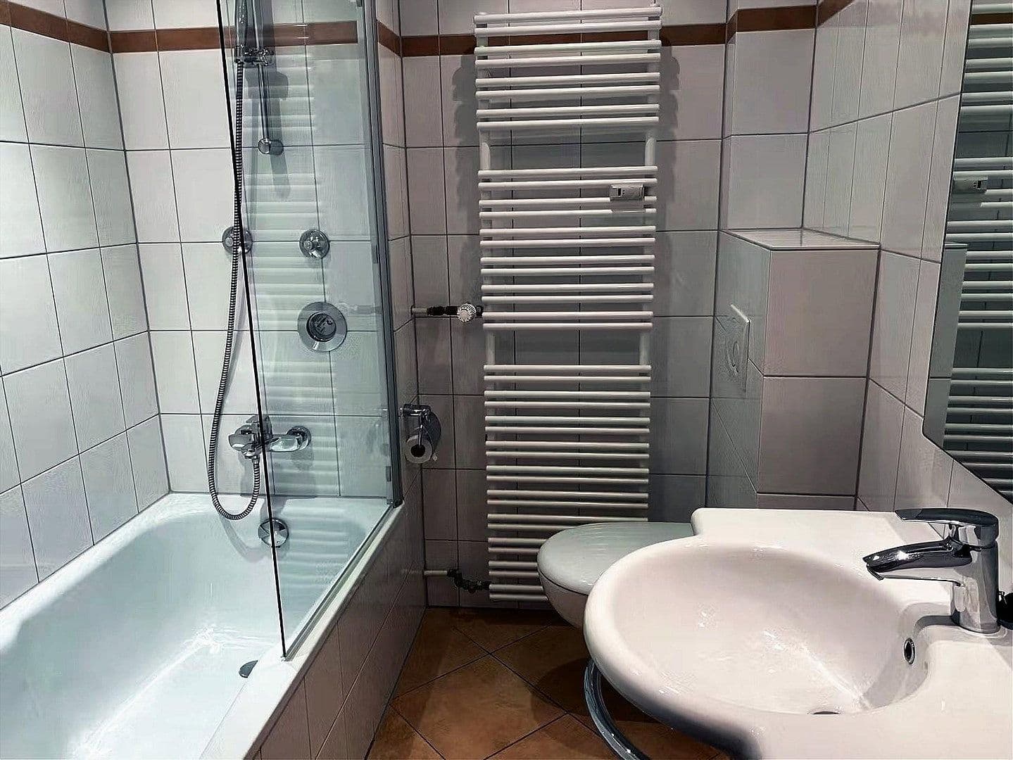 Pronájem bytu 2+1 65 m², Köln, Severní Porýní-Vestfálsko Pronájem bytu 2+1 65 m², Köln, Severní Porýní-Vestfálsko