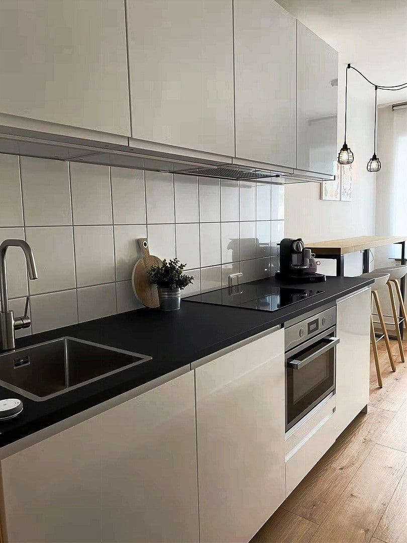 Pronájem bytu 2+1 65 m², Köln, Severní Porýní-Vestfálsko Pronájem bytu 2+1 65 m², Köln, Severní Porýní-Vestfálsko