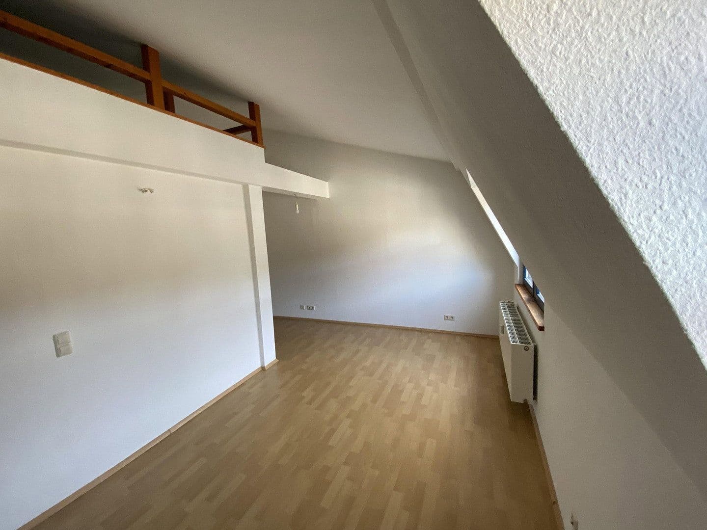 Pronájem bytu 1+1 23 m², Görlitzer Straße 4, Dresden, Sasko Pronájem bytu 1+1 23 m², Görlitzer Straße 4, Dresden, Sasko