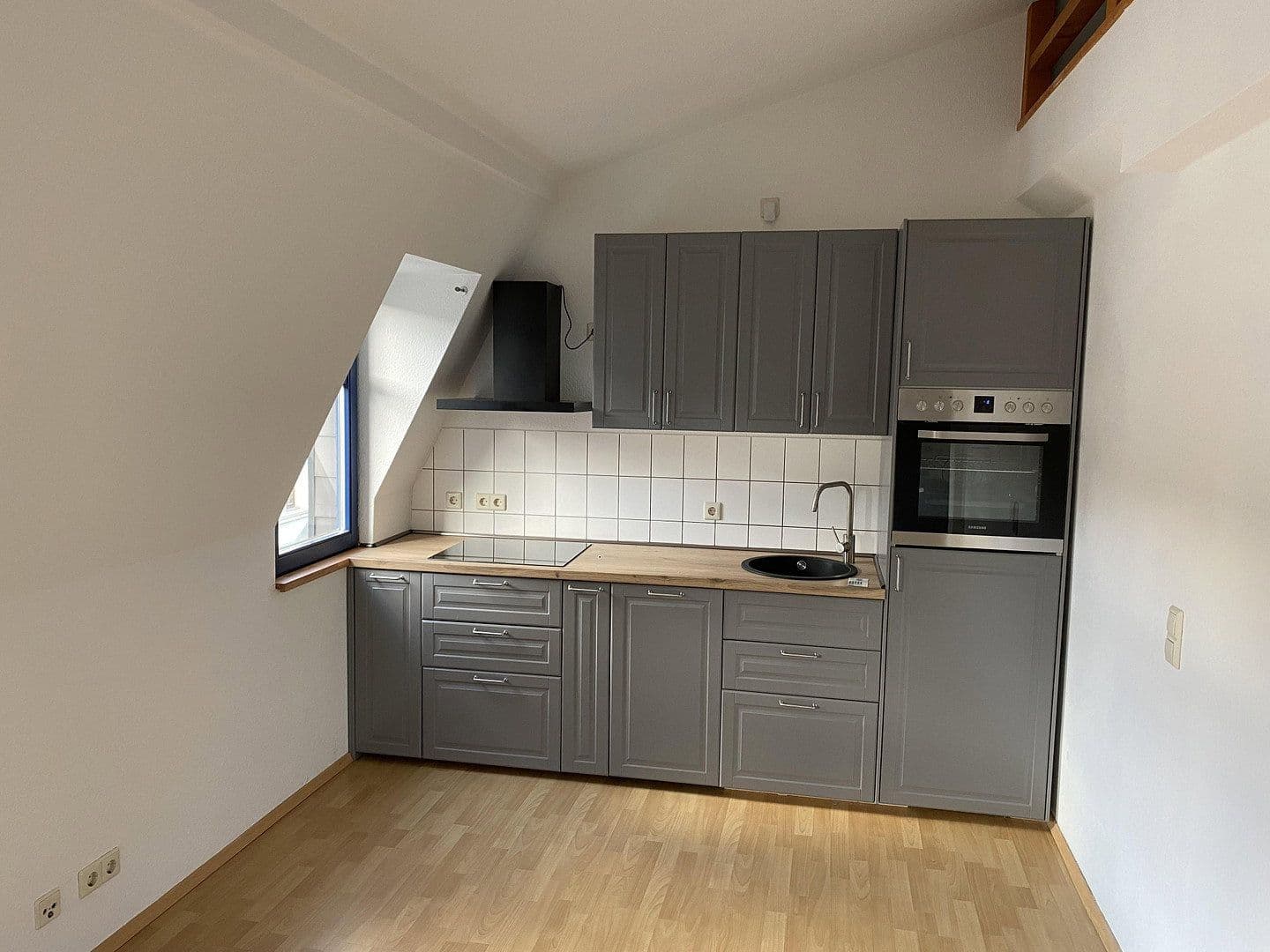 Pronájem bytu 1+1 23 m², Görlitzer Straße 4, Dresden, Sasko Pronájem bytu 1+1 23 m², Görlitzer Straße 4, Dresden, Sasko