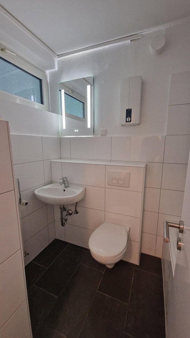 Pronájem bytu 1+1 40 m², Hohenstein 45, Wuppertal, Severní Porýní-Vestfálsko Pronájem bytu 1+1 40 m², Hohenstein 45, Wuppertal, Severní Porýní-Vestfálsko
