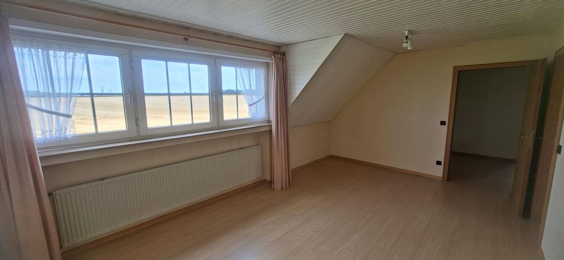 Prodej domu 273 m², pozemek 3.958 m², Grevenbroich, Severní Porýní-Vestfálsko Prodej domu 273 m², pozemek 3.958 m², Grevenbroich, Severní Porýní-Vestfálsko