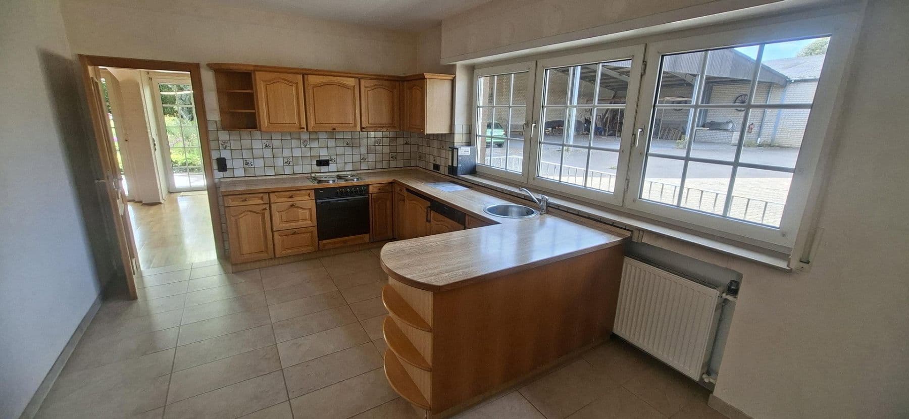 Prodej domu 273 m², pozemek 3.958 m², Grevenbroich, Severní Porýní-Vestfálsko Prodej domu 273 m², pozemek 3.958 m², Grevenbroich, Severní Porýní-Vestfálsko