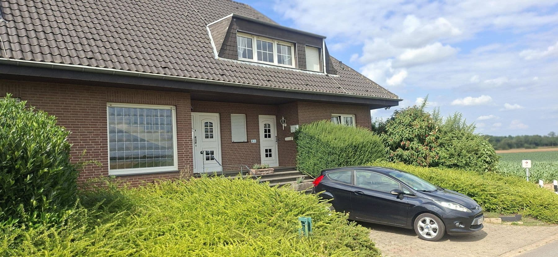Prodej domu 273 m², pozemek 3.958 m², Grevenbroich, Severní Porýní-Vestfálsko Prodej domu 273 m², pozemek 3.958 m², Grevenbroich, Severní Porýní-Vestfálsko