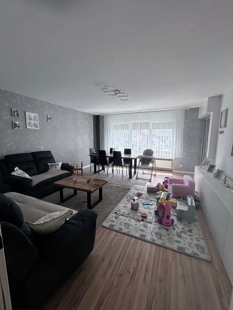 Pronájem bytu 3+1 80 m², Rodgau, Hessen Pronájem bytu 3+1 80 m², Rodgau, Hessen